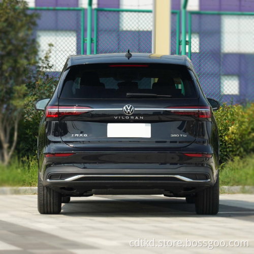 عالي الأداء سريع الشحن 2.0T 220HP L4 VW VILORAN 5 أبواب 7 مقاعد سيارات البنزين MPV سيارة الصين للبيع
